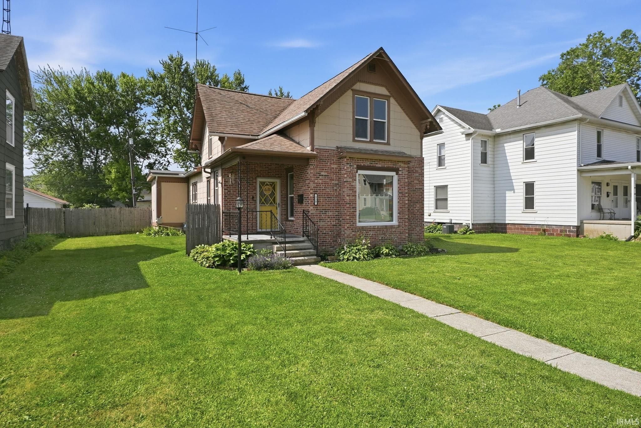 Image of 329 W 5th Street