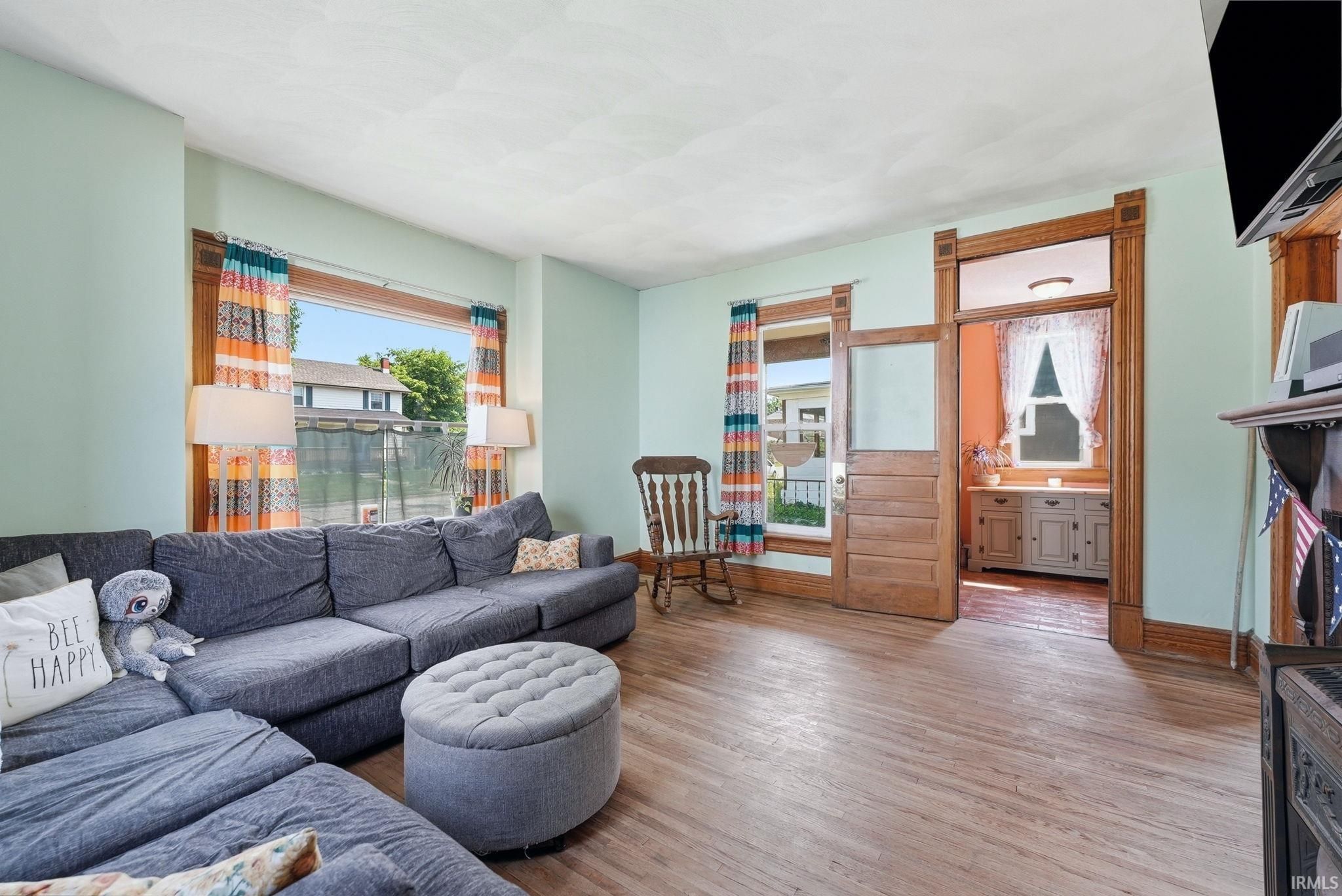 Image of 329 W 5th Street