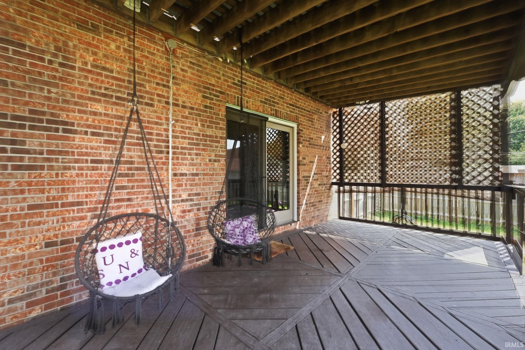 Image of 329 W 5th Street