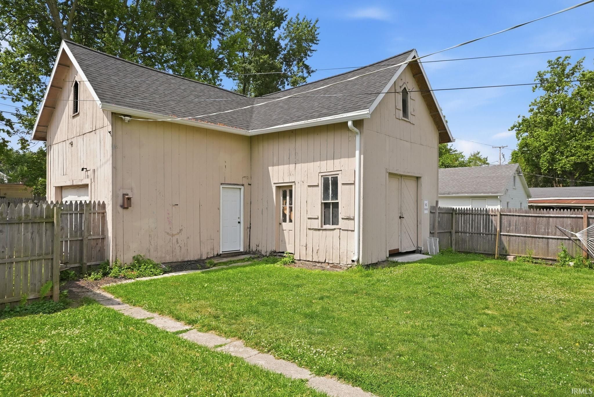 Image of 329 W 5th Street