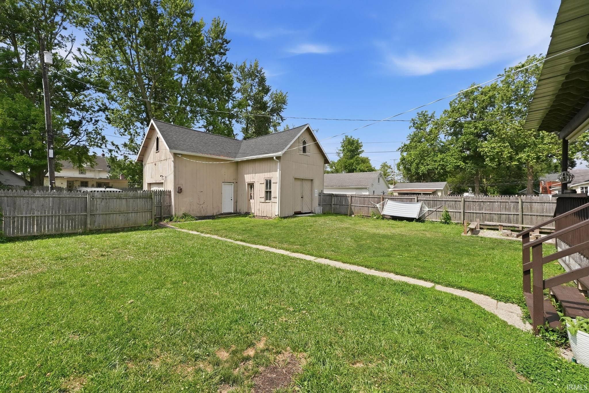 Image of 329 W 5th Street